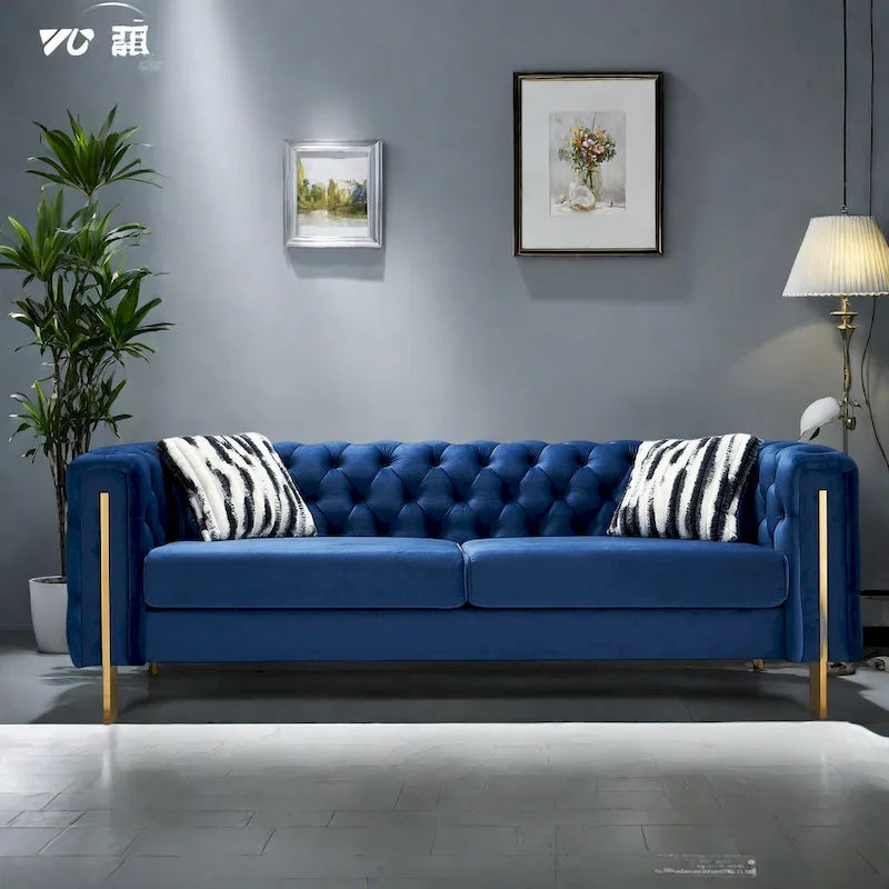 Canapé 3 places Chesterfield velours crème/bleu, capitonné, pieds dorés